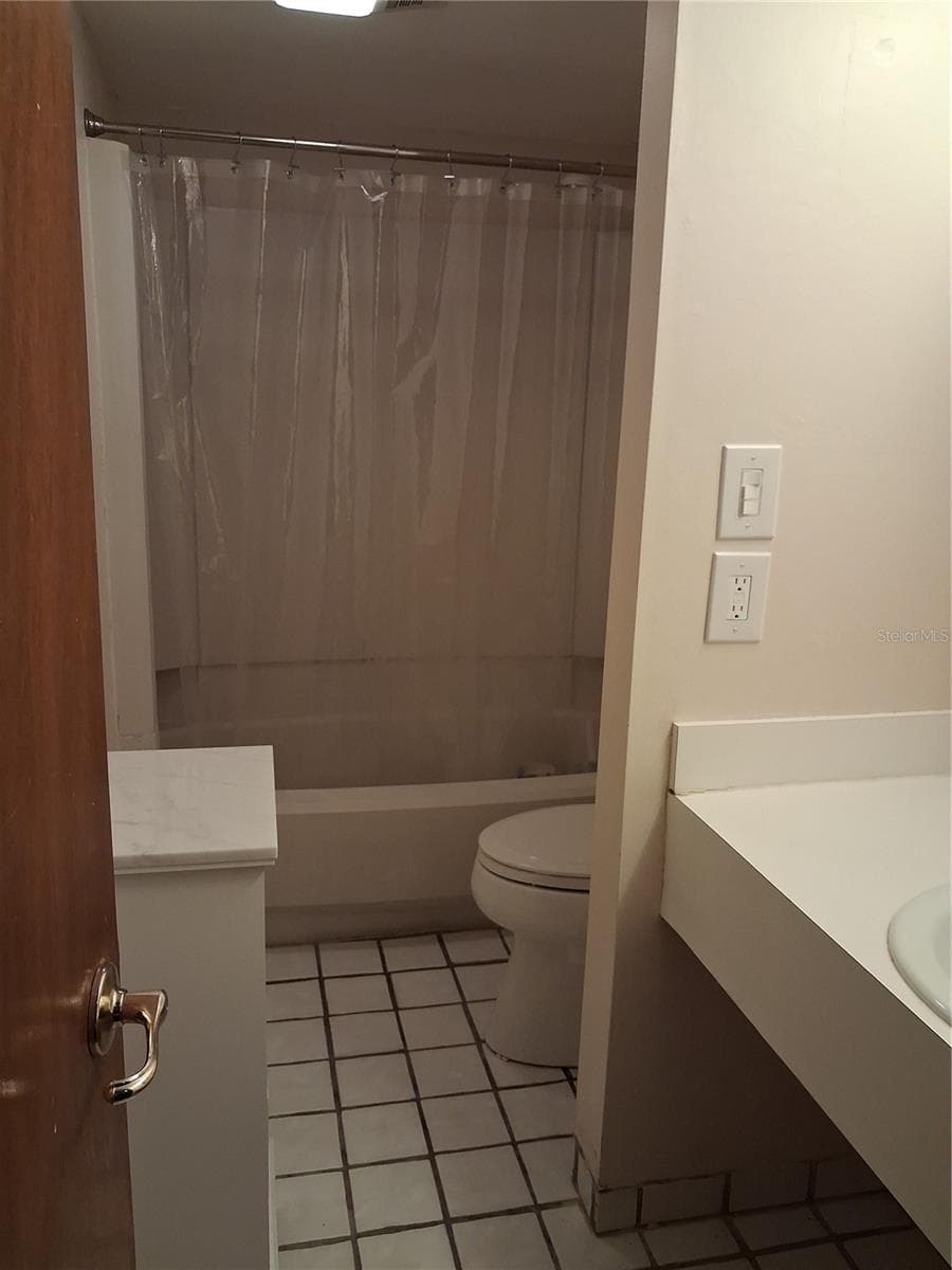 3341 CAMELOT DRIVE — photo 7 of 9