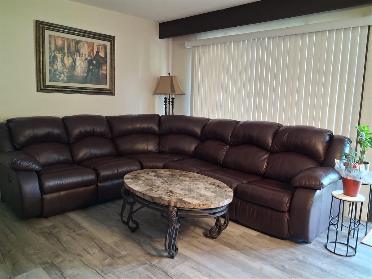 3341 CAMELOT DRIVE — photo 4 of 9