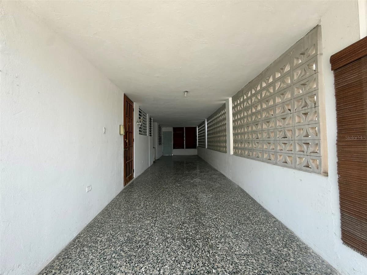 CLL. 18 FIGUERAS — photo 2 of 17