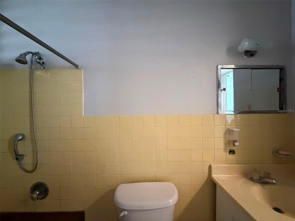 CLL. 18 FIGUERAS — photo 9 of 17
