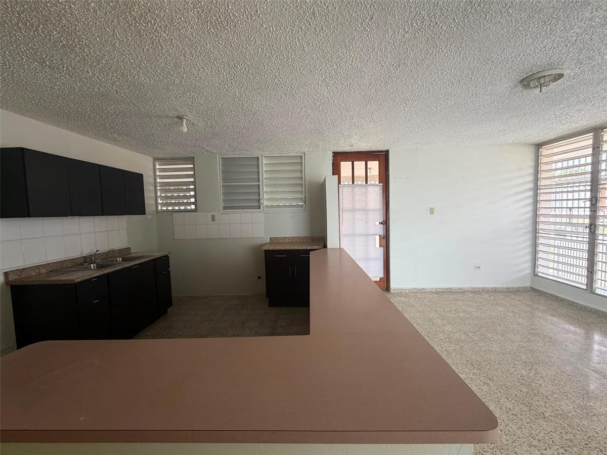 CLL. 18 FIGUERAS — photo 7 of 17