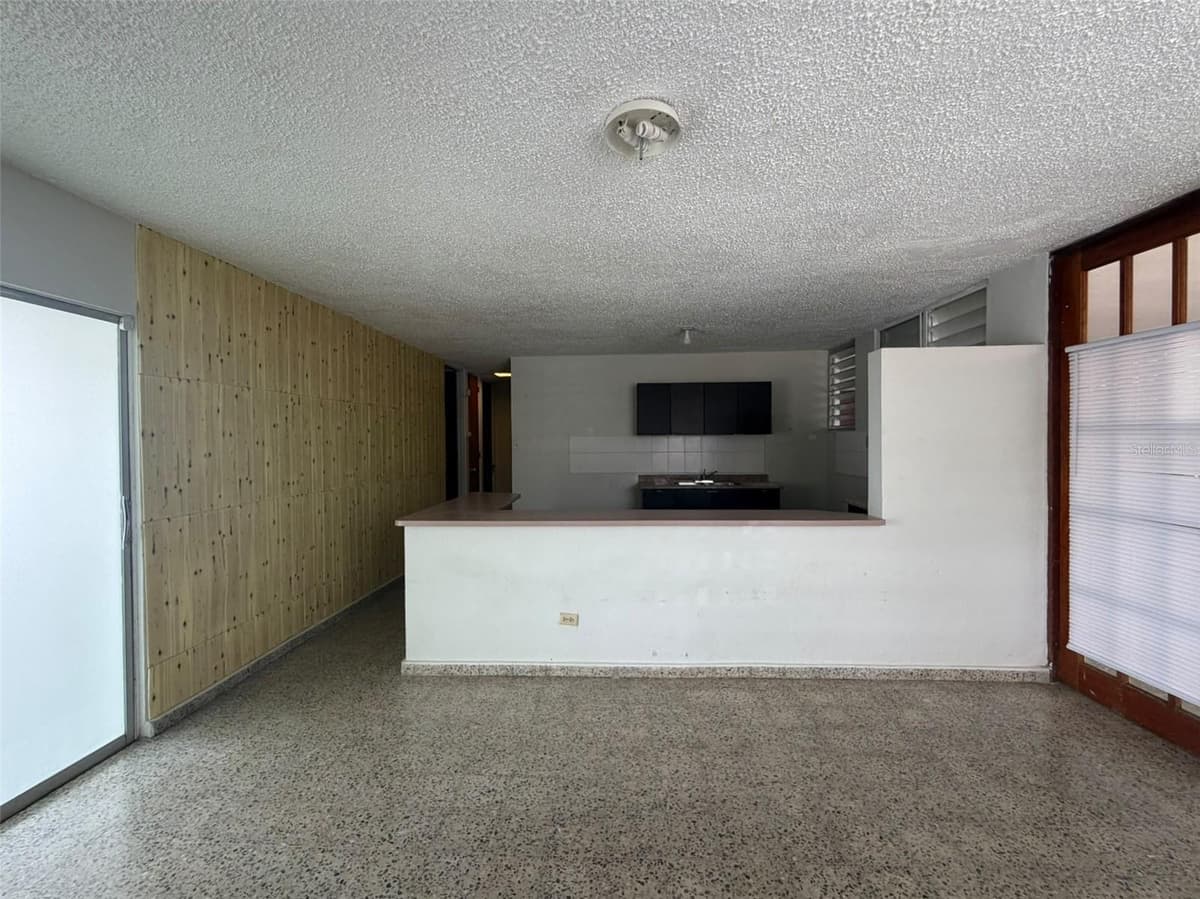CLL. 18 FIGUERAS — photo 6 of 17