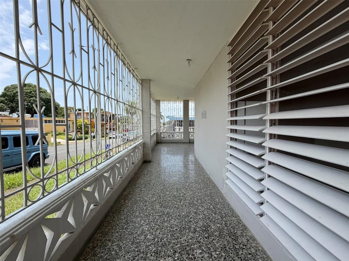 CLL. 18 FIGUERAS — photo 3 of 17