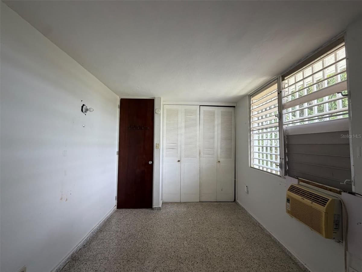 CLL. 18 FIGUERAS — photo 16 of 17