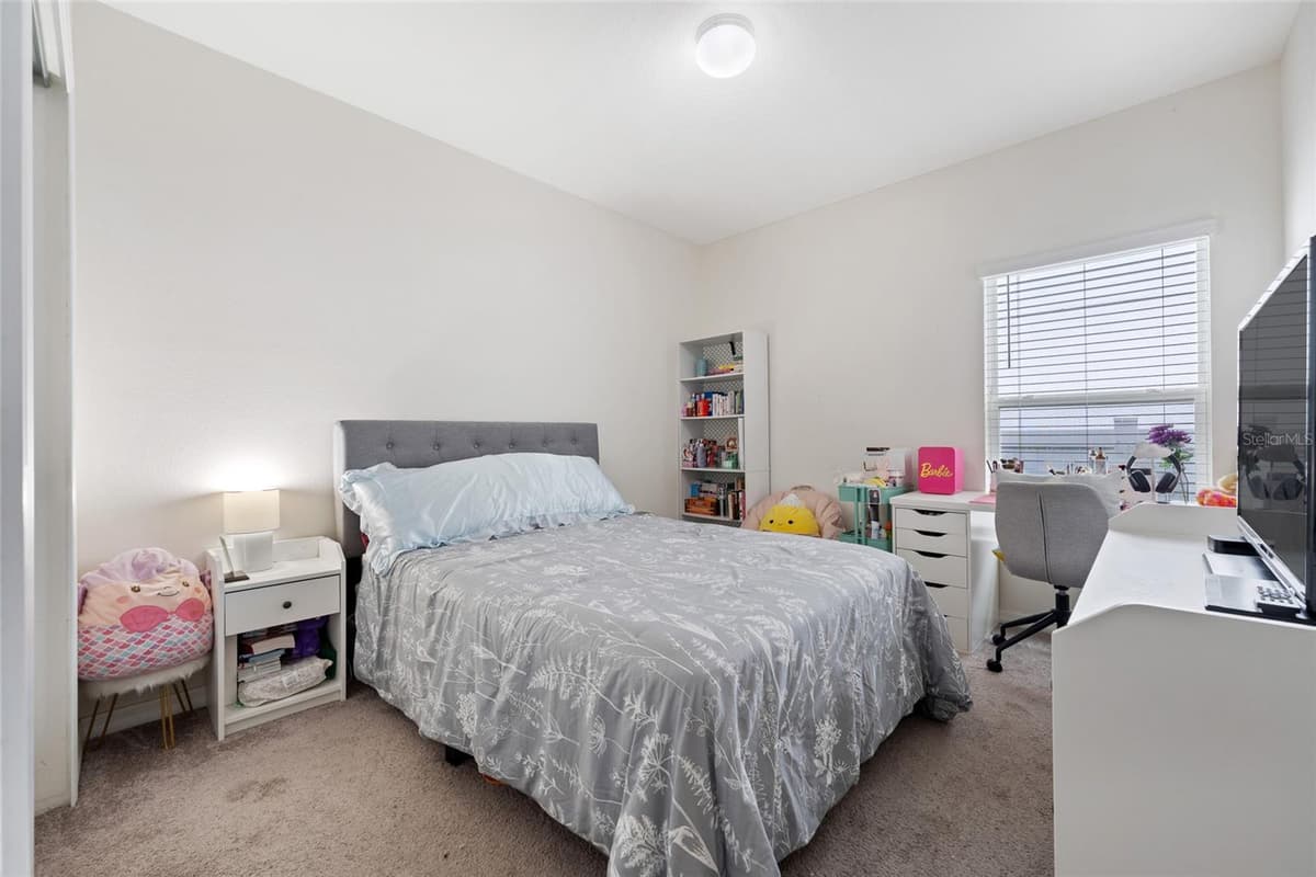 87 PRAIRIE FALCON DRIVE — photo 17 of 30