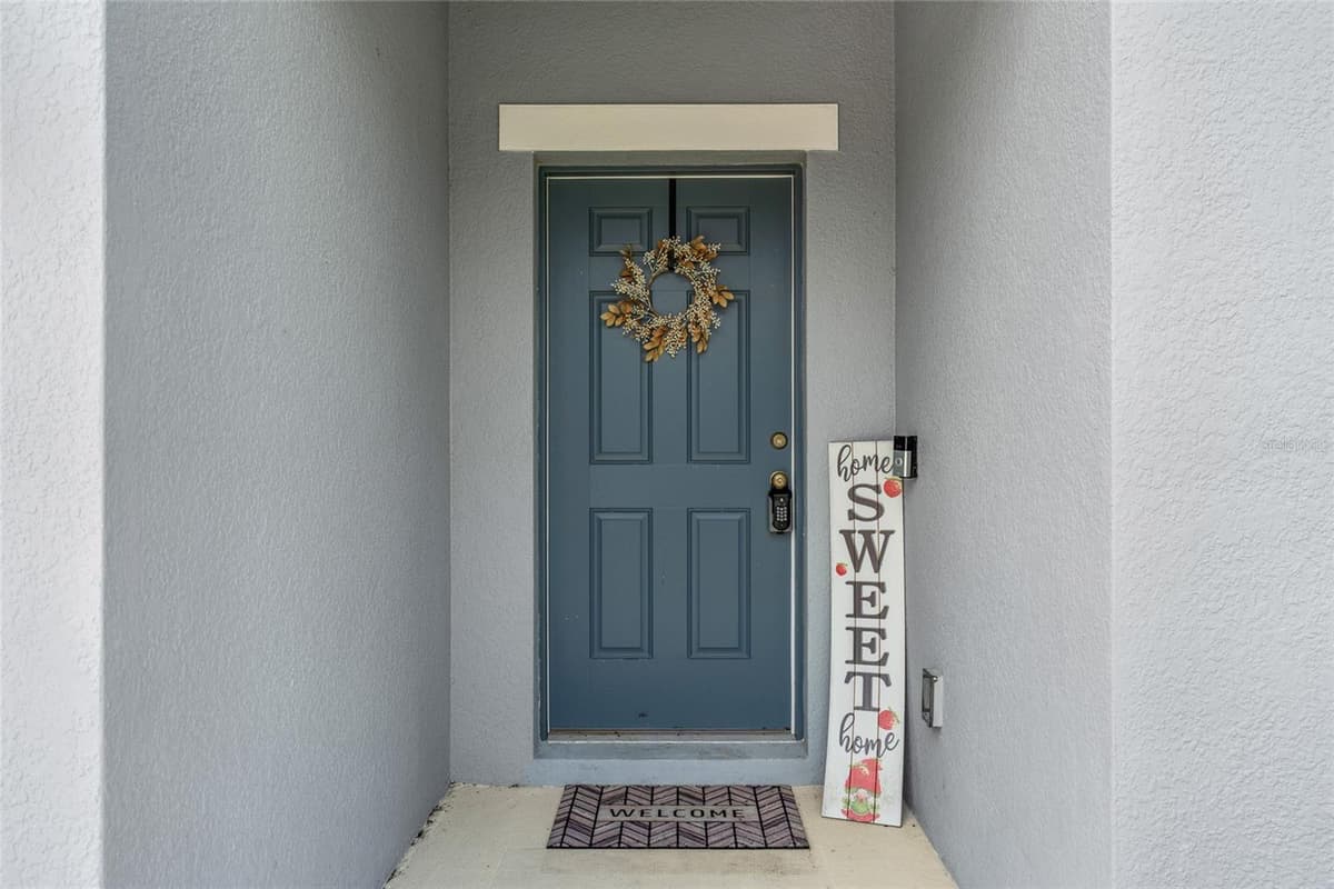 87 PRAIRIE FALCON DRIVE — photo 4 of 30