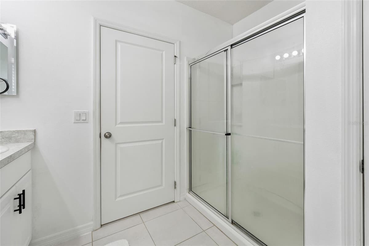 87 PRAIRIE FALCON DRIVE — photo 15 of 30