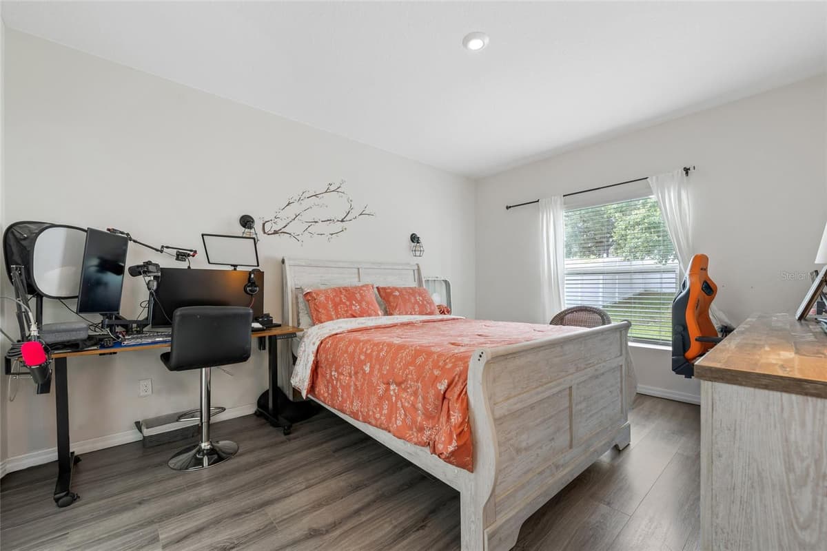 87 PRAIRIE FALCON DRIVE — photo 13 of 30
