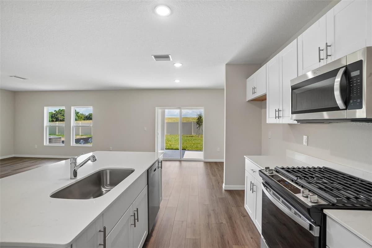 36564 SAGEMOOR DRIVE — photo 14 of 42