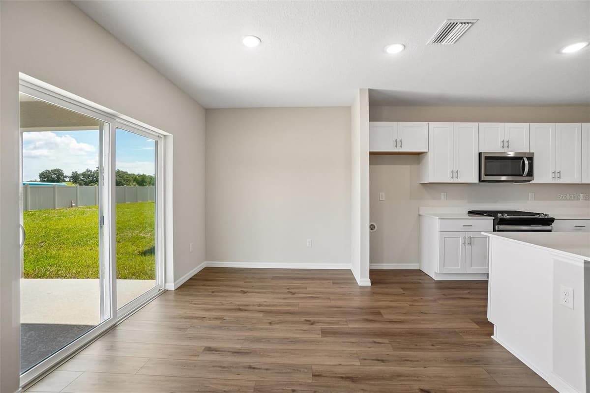 36564 SAGEMOOR DRIVE — photo 17 of 42