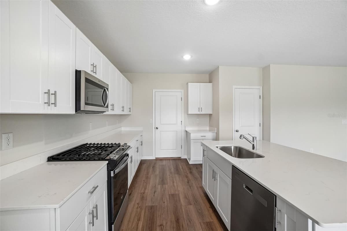 36564 SAGEMOOR DRIVE — photo 13 of 42
