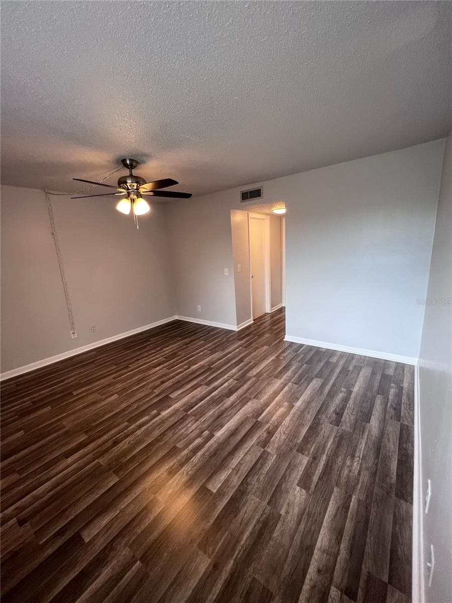 6338 NEWTOWN CIRCLE — photo 5 of 12