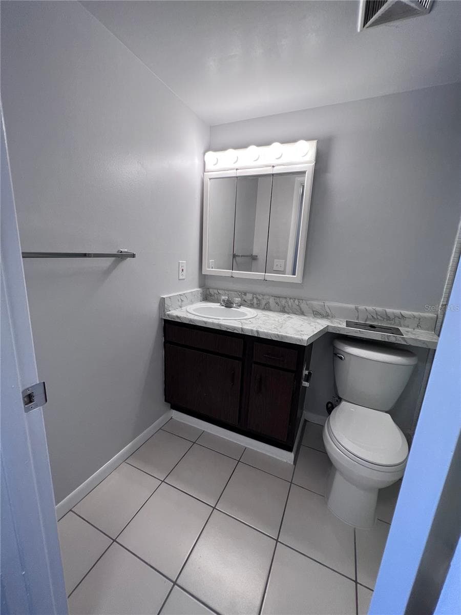 6338 NEWTOWN CIRCLE — photo 7 of 12