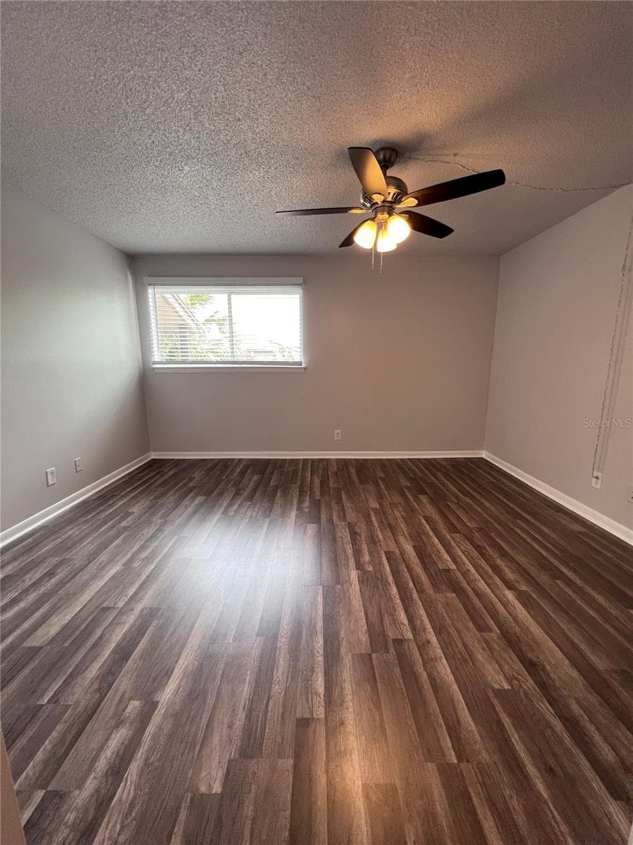 6338 NEWTOWN CIRCLE — photo 4 of 12