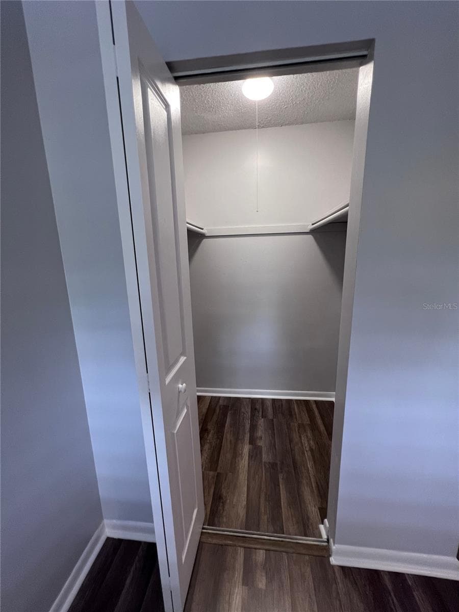 6338 NEWTOWN CIRCLE — photo 9 of 12