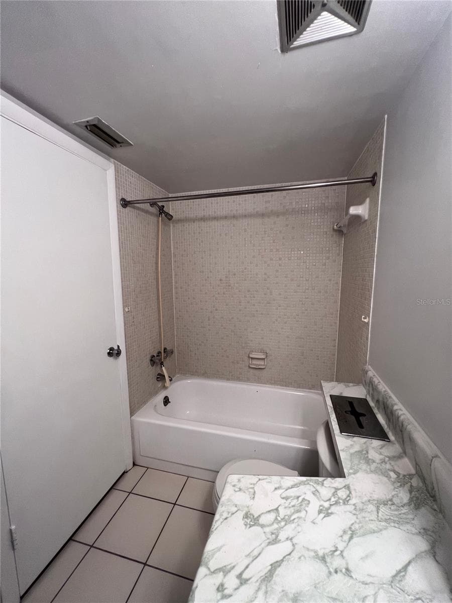 6338 NEWTOWN CIRCLE — photo 10 of 12