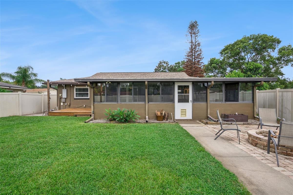 636 SWALLOW DRIVE — photo 44 of 60