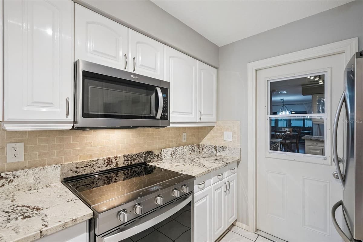 636 SWALLOW DRIVE — photo 20 of 60