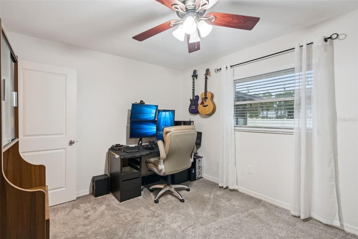 636 SWALLOW DRIVE — photo 30 of 60
