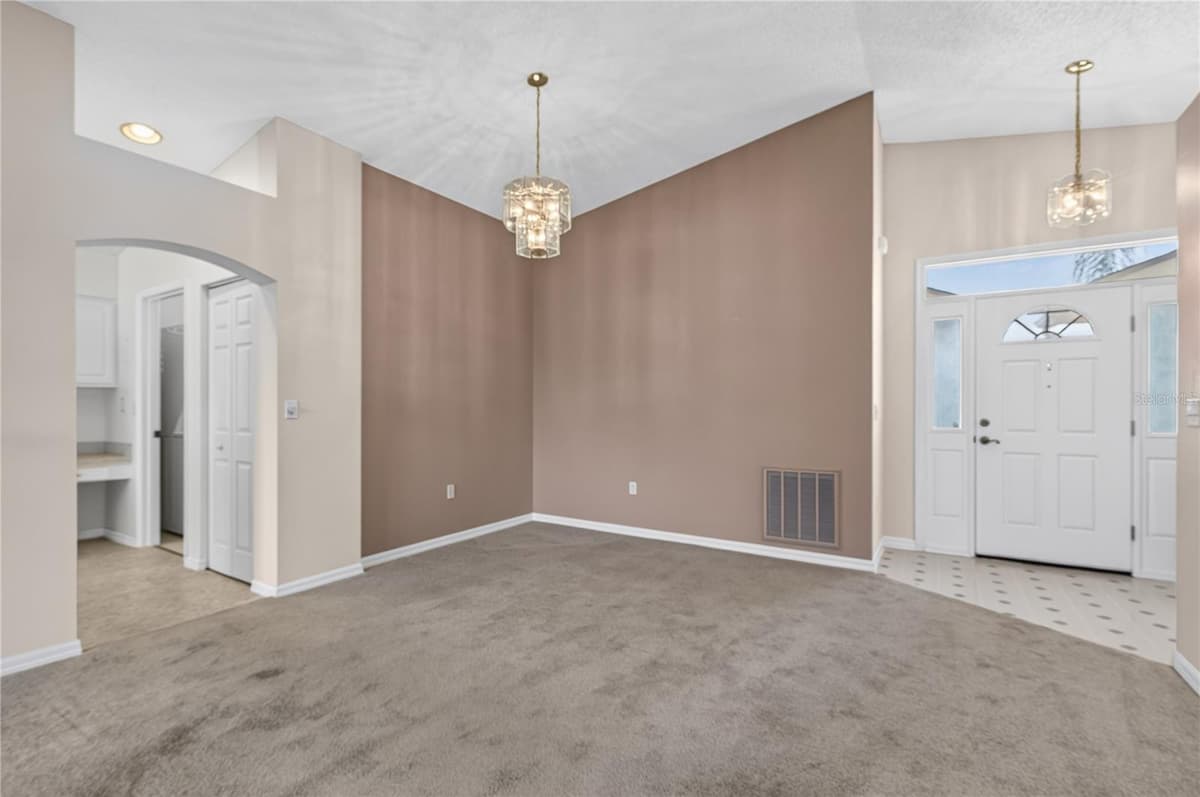 642 TIMBERCREST DRIVE — photo 9 of 50