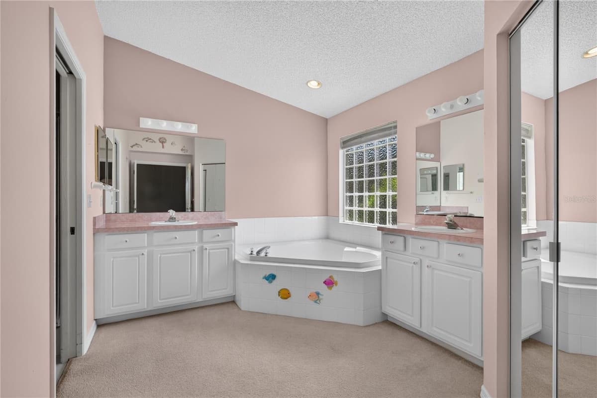 642 TIMBERCREST DRIVE — photo 23 of 50