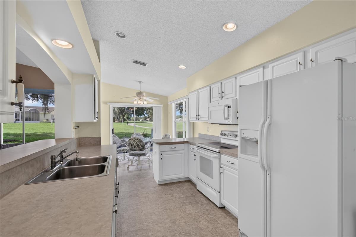 642 TIMBERCREST DRIVE — photo 13 of 50