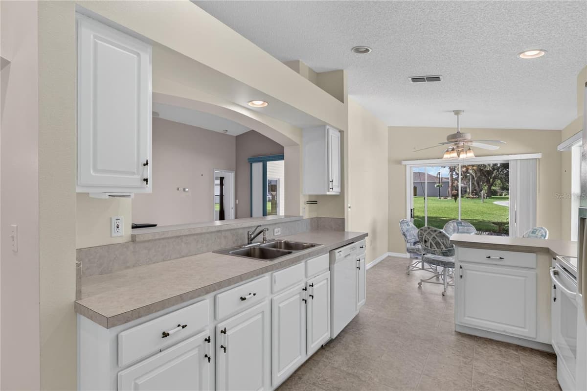 642 TIMBERCREST DRIVE — photo 15 of 50