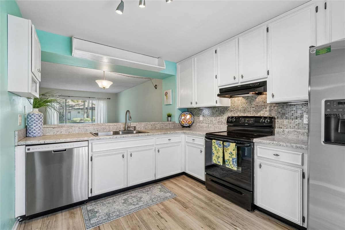 7803 AMBERLEA COURT — photo 5 of 22