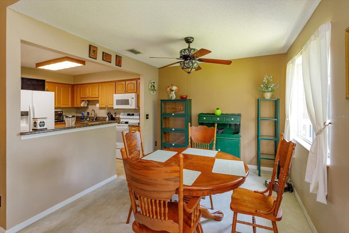 5301 WHITE CLIFF LANE — photo 11 of 25