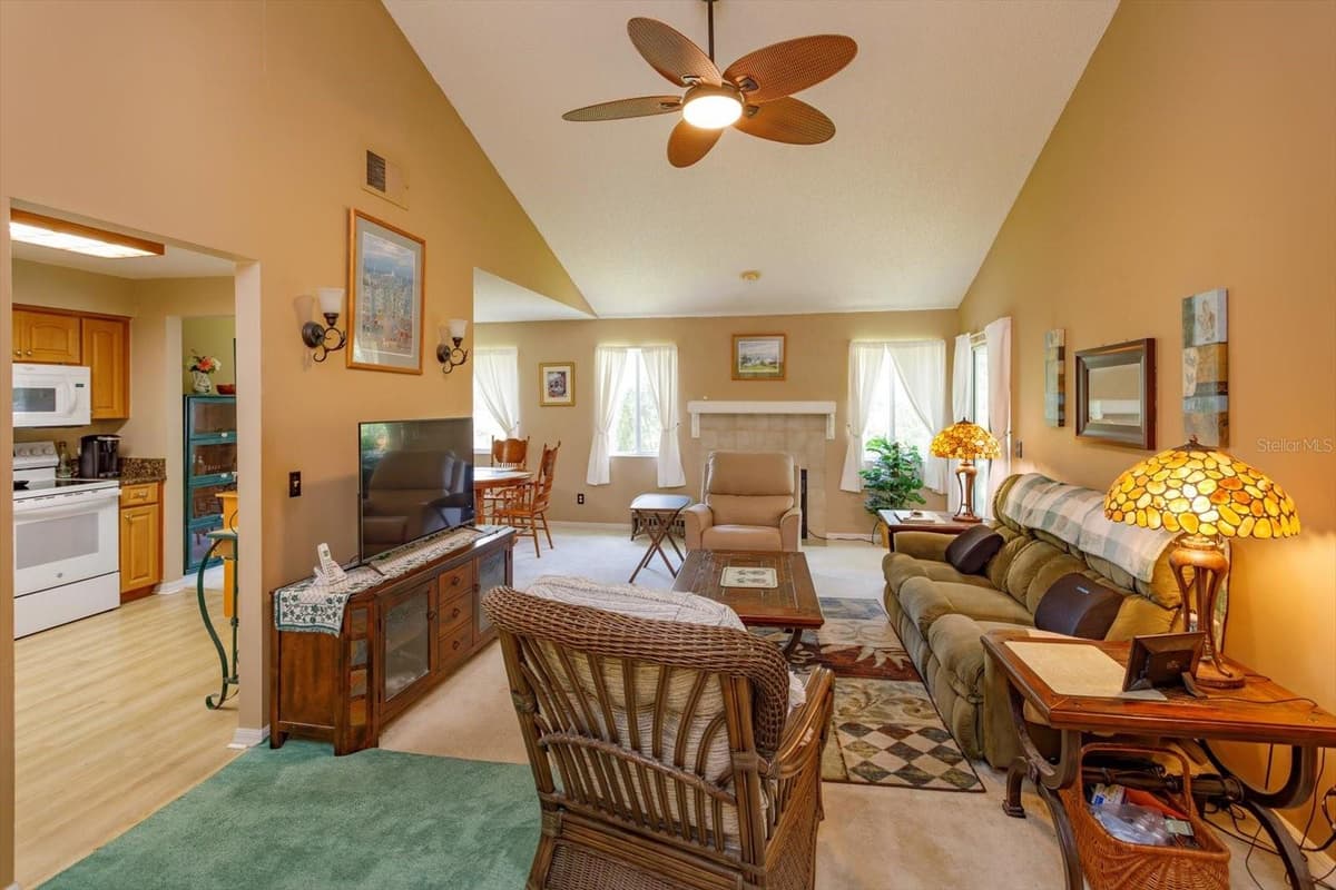 5301 WHITE CLIFF LANE — photo 4 of 25