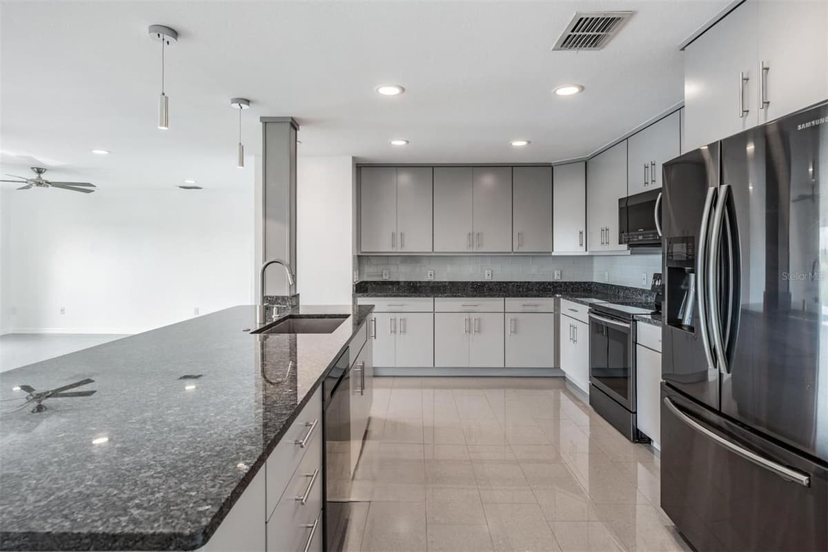 244 MARINER DRIVE — photo 13 of 52