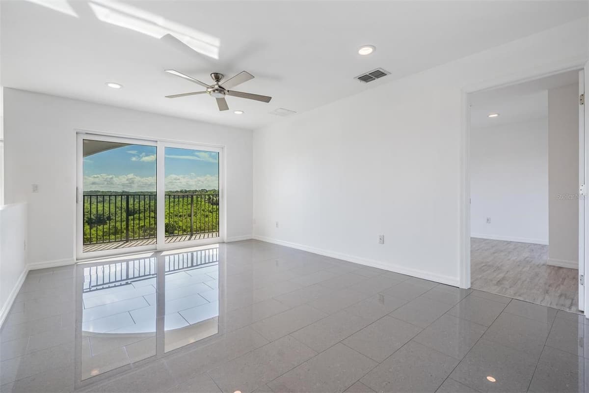 244 MARINER DRIVE — photo 10 of 52