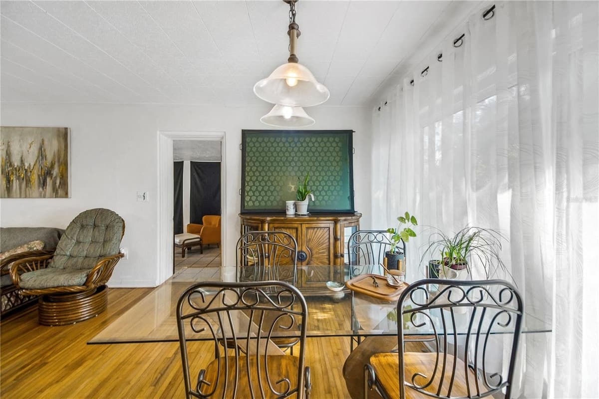 114 PARK AVENUE — photo 11 of 45