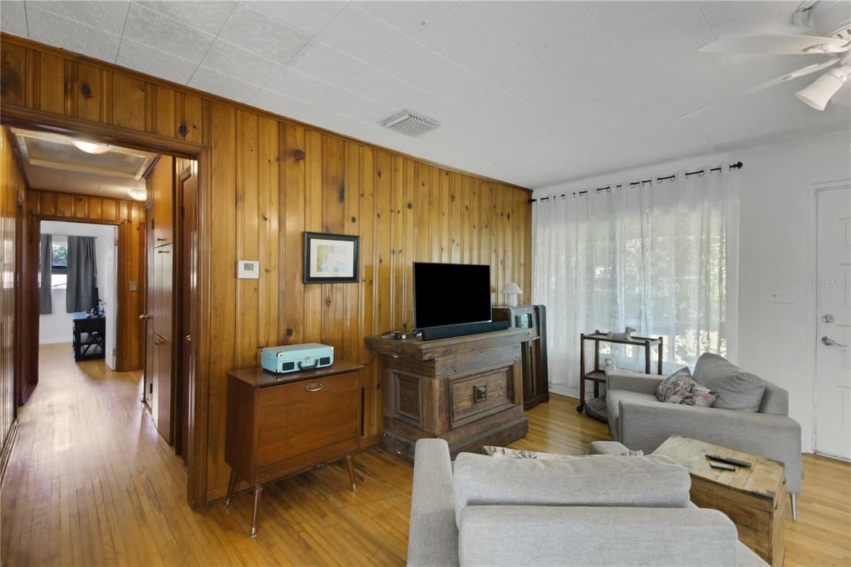 114 PARK AVENUE — photo 13 of 45