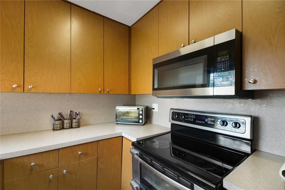 114 PARK AVENUE — photo 10 of 45