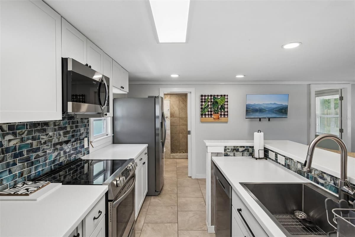 114 LAKE JUDY LEE DRIVE — photo 15 of 55