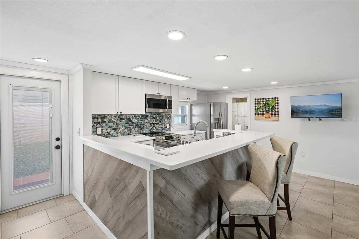 114 LAKE JUDY LEE DRIVE — photo 14 of 55