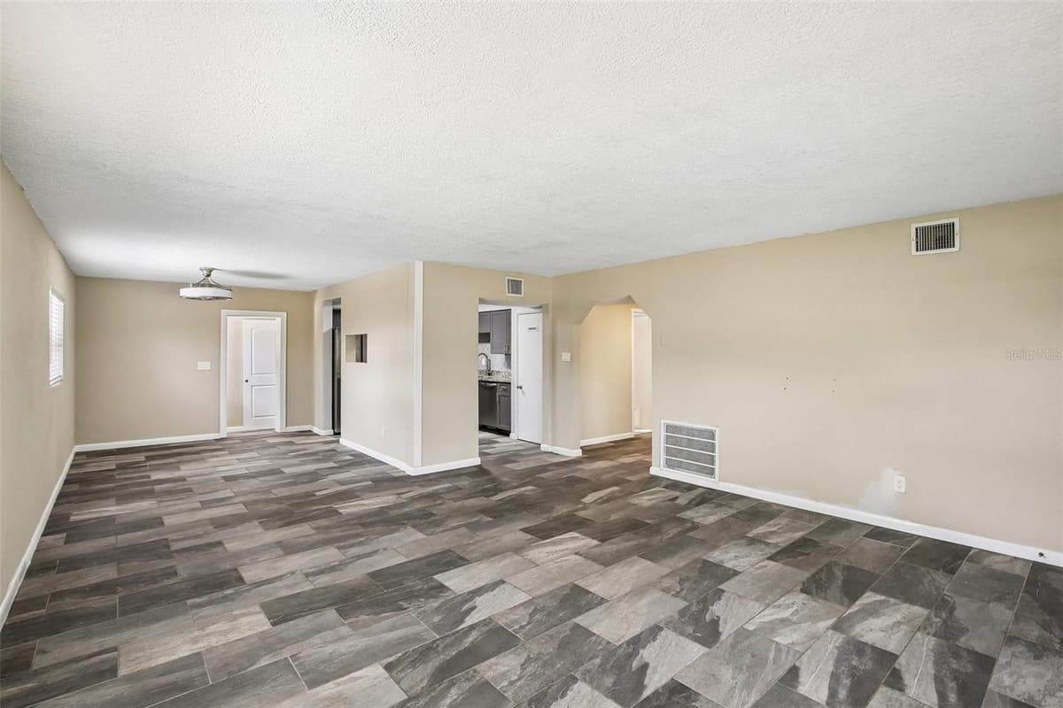 114 LAKE JUDY LEE DRIVE — photo 7 of 55