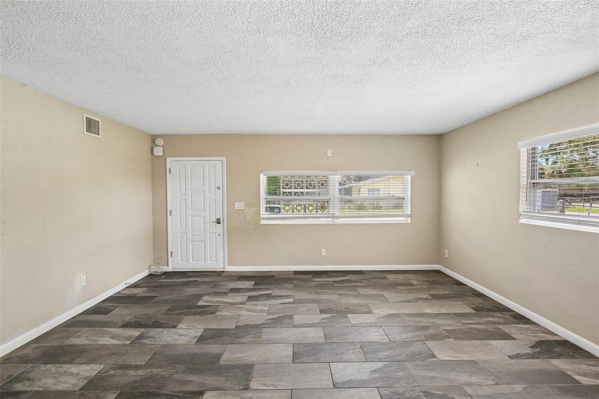 114 LAKE JUDY LEE DRIVE — photo 5 of 55