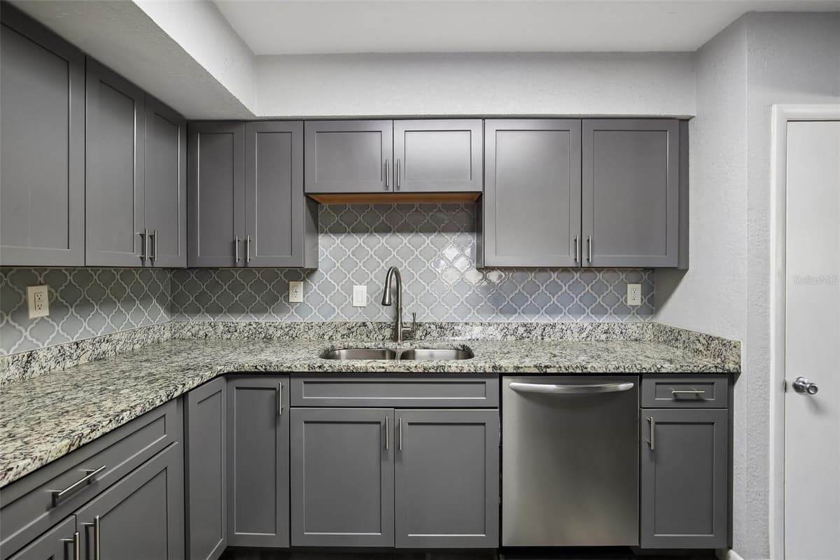 114 LAKE JUDY LEE DRIVE — photo 13 of 55