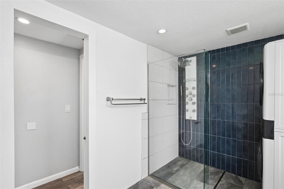 114 LAKE JUDY LEE DRIVE — photo 29 of 55