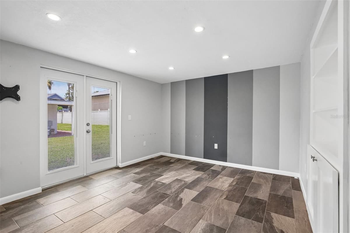 114 LAKE JUDY LEE DRIVE — photo 32 of 55