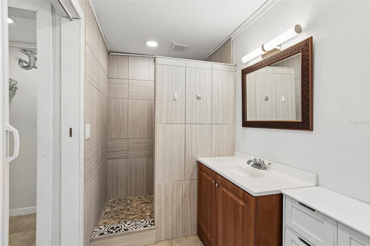 114 LAKE JUDY LEE DRIVE — photo 40 of 55