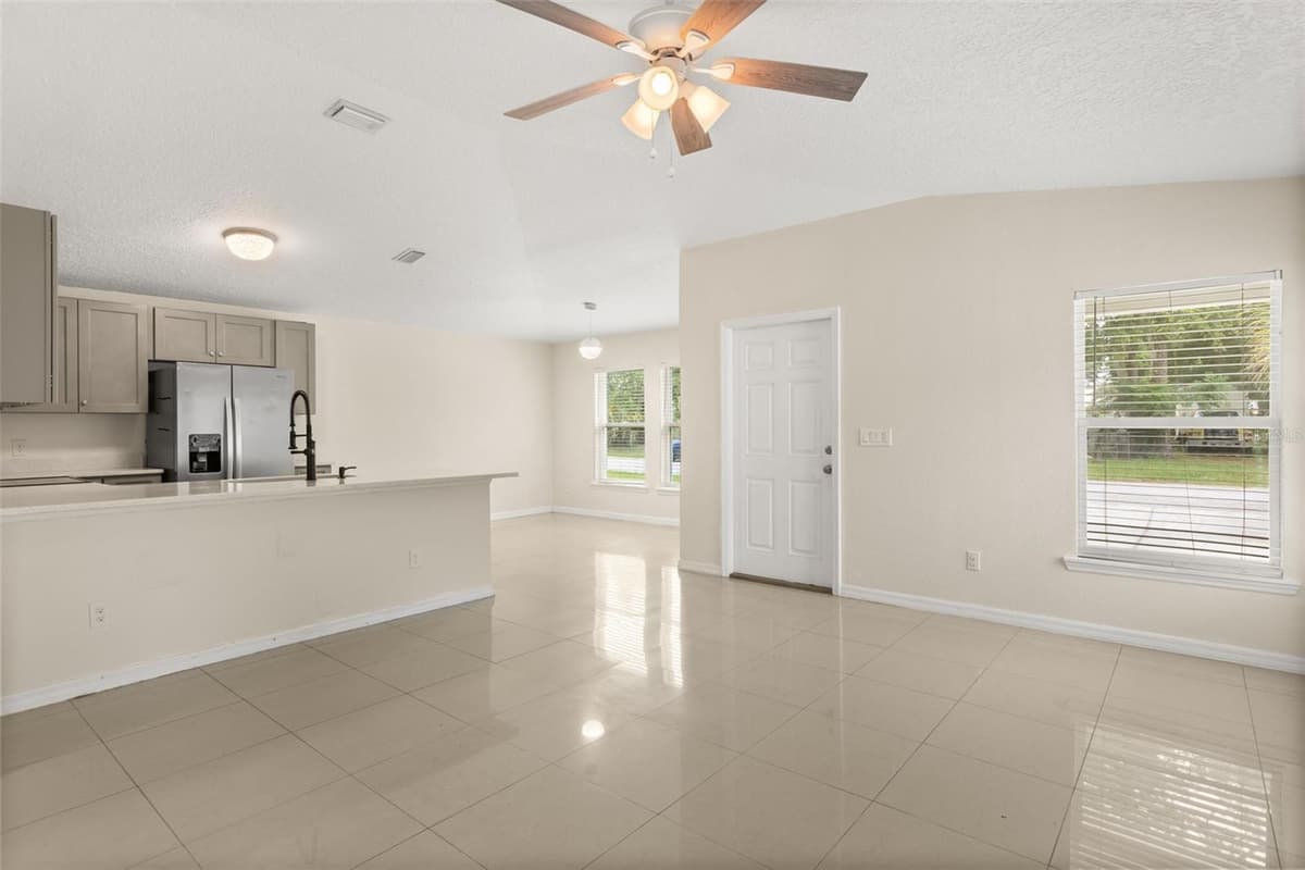 339 CHINABERRY AVENUE — photo 6 of 35