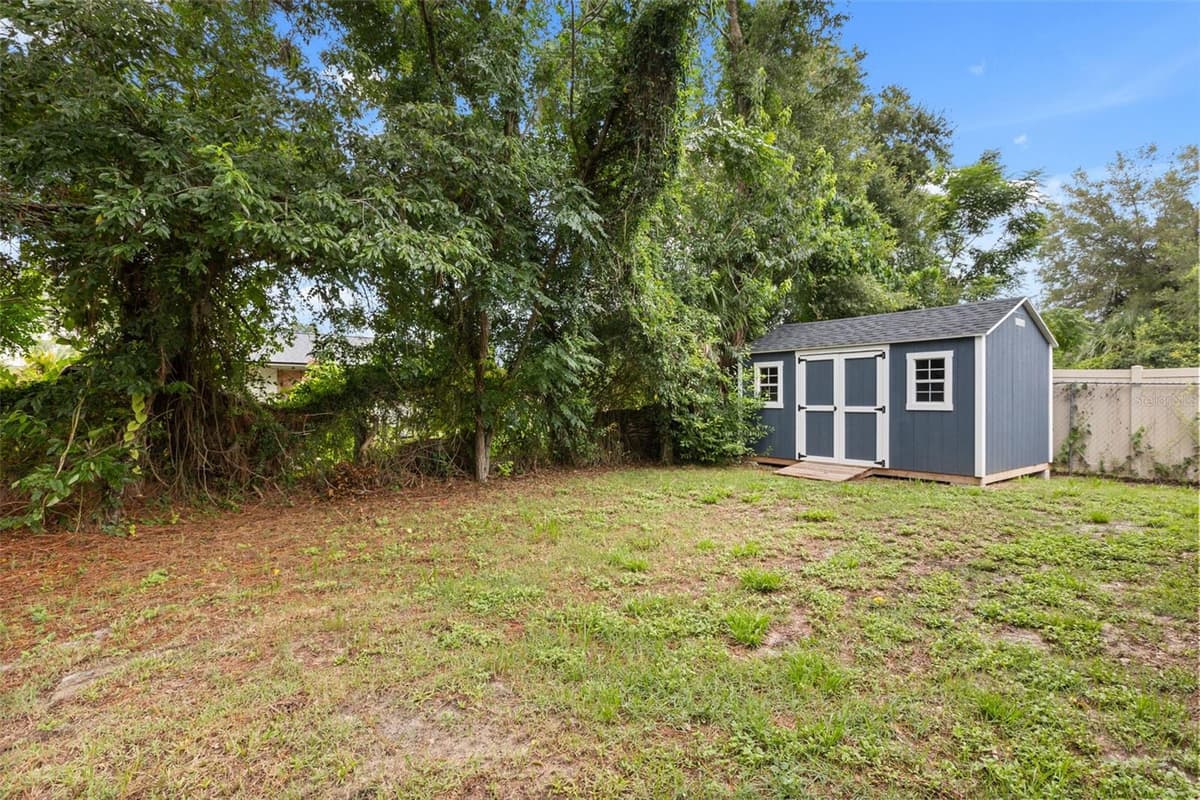 339 CHINABERRY AVENUE — photo 33 of 35