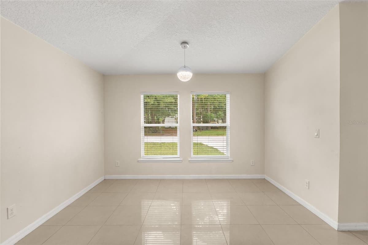 339 CHINABERRY AVENUE — photo 10 of 35