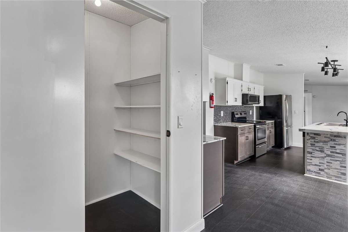4357 ORLANDO AVENUE — photo 17 of 60