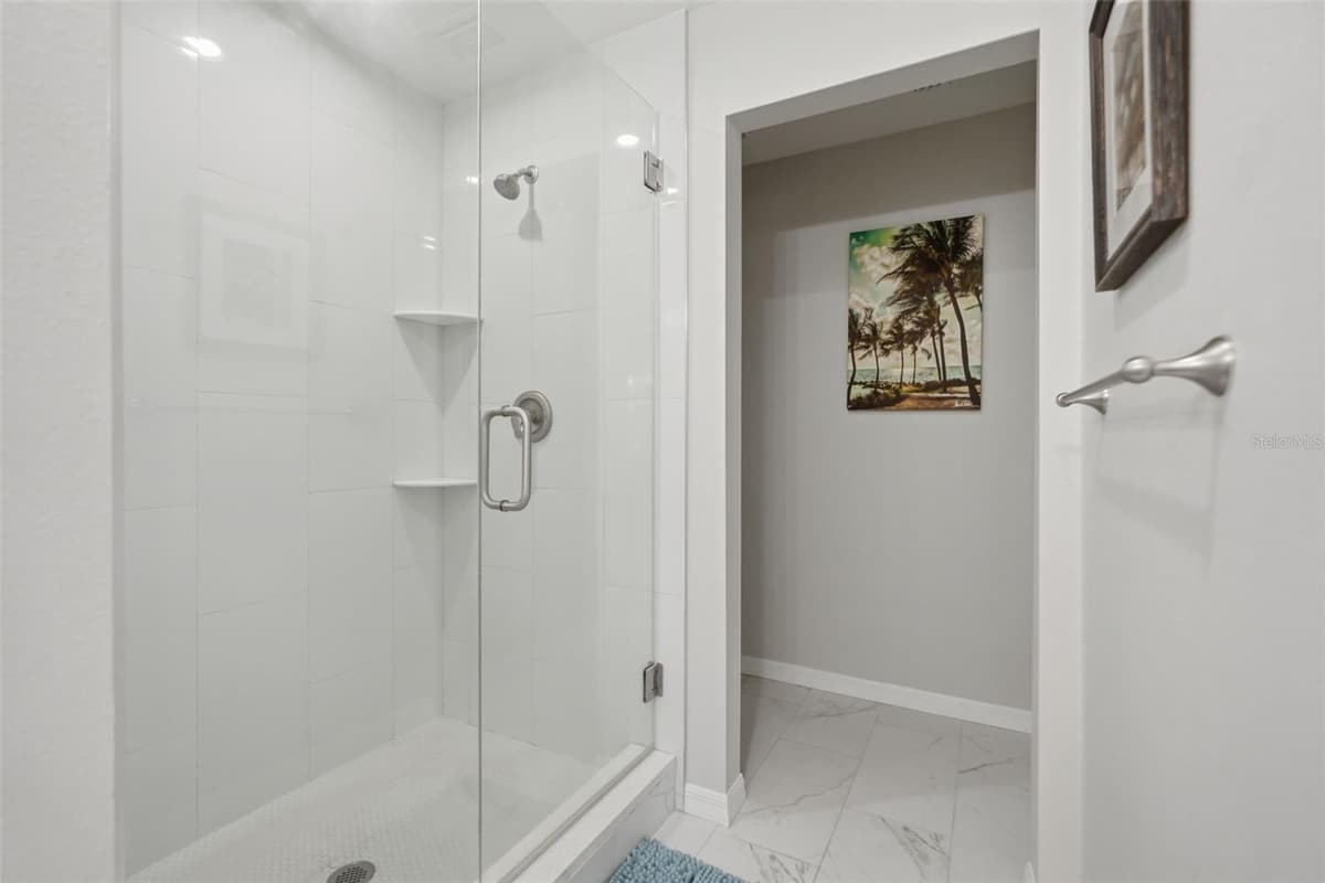 8477 BEACHWOOD COURT — photo 16 of 41
