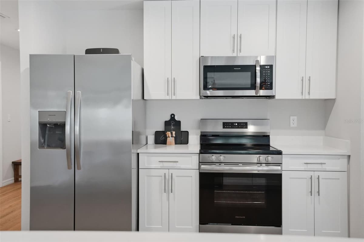 8477 BEACHWOOD COURT — photo 8 of 41