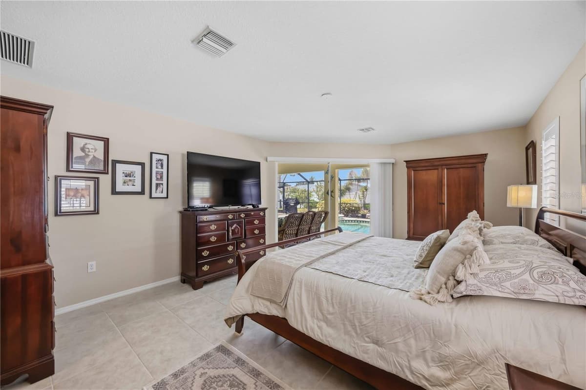 230 GREEN STREET — photo 21 of 51